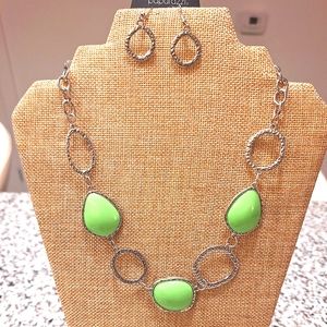Beach Flavor Green Necklace and Earrings set